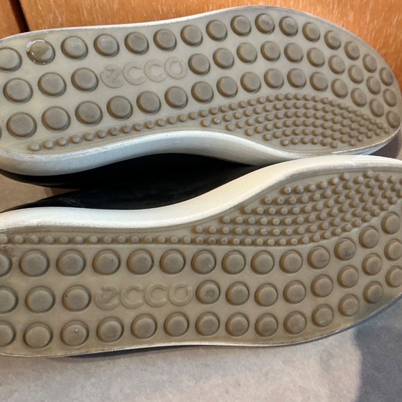 Ecco soft black leather sneaker - Picture 6 of 6